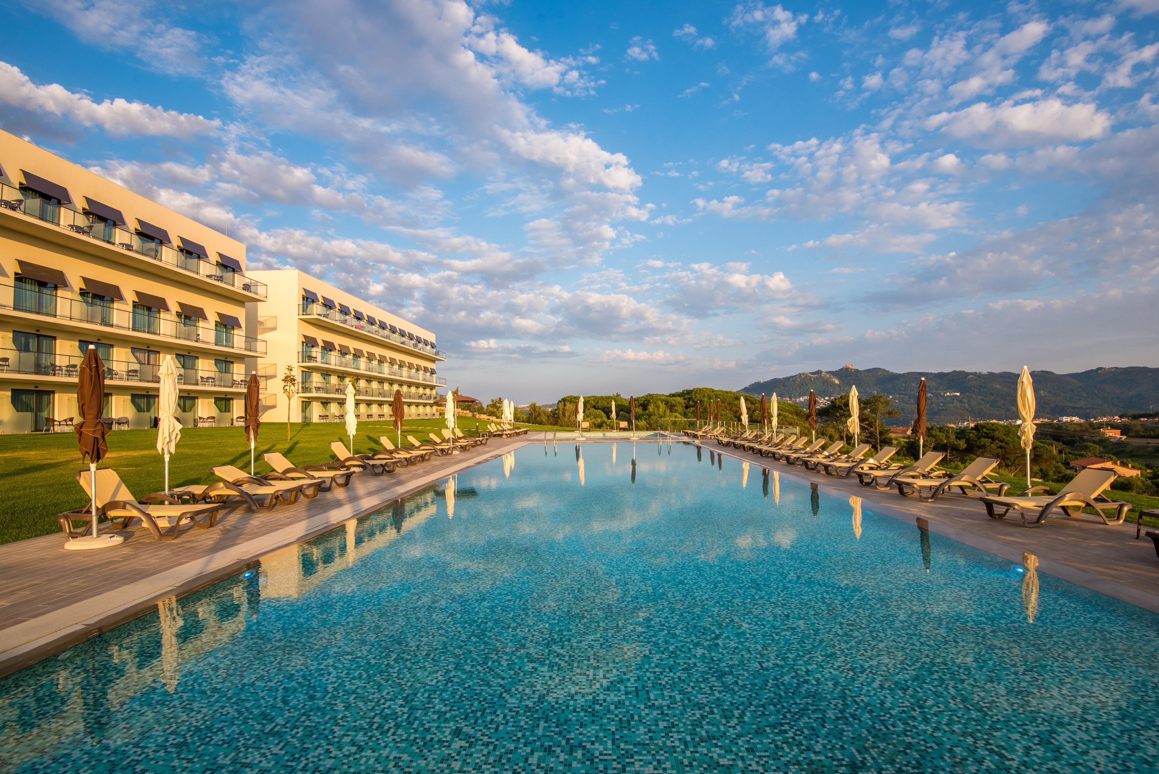 ヴィラ ガーレ シントラ エクステリア 写真 The resort's main pool
